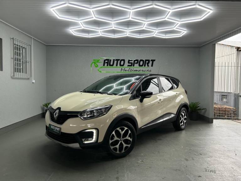 RENAULT - CAPTUR - 2017/2018 - Bege - R$ 78.800,00