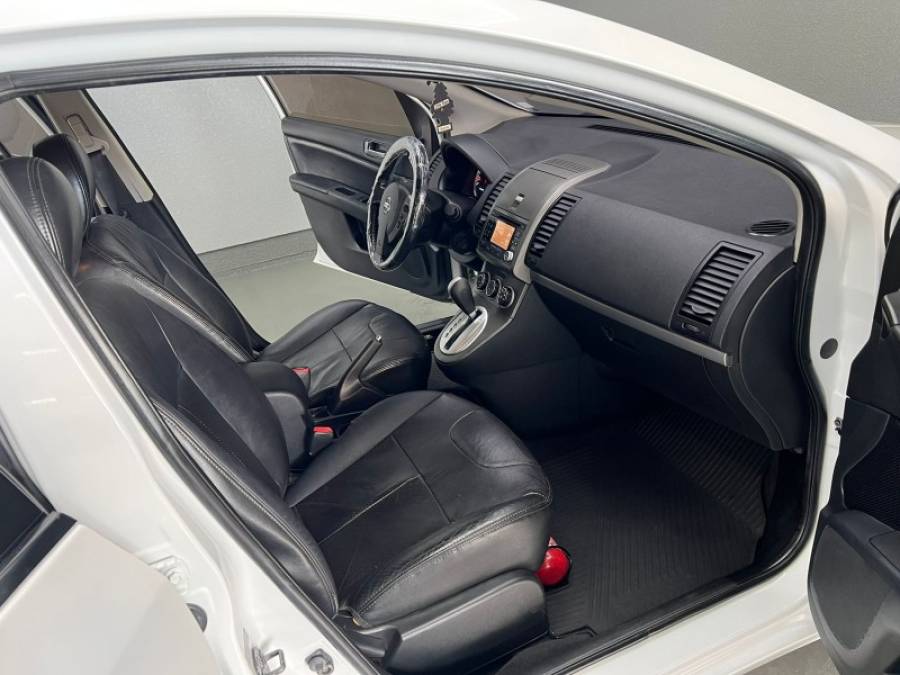 NISSAN - SENTRA - 2011/2012 - Branca - R$ 45.900,00