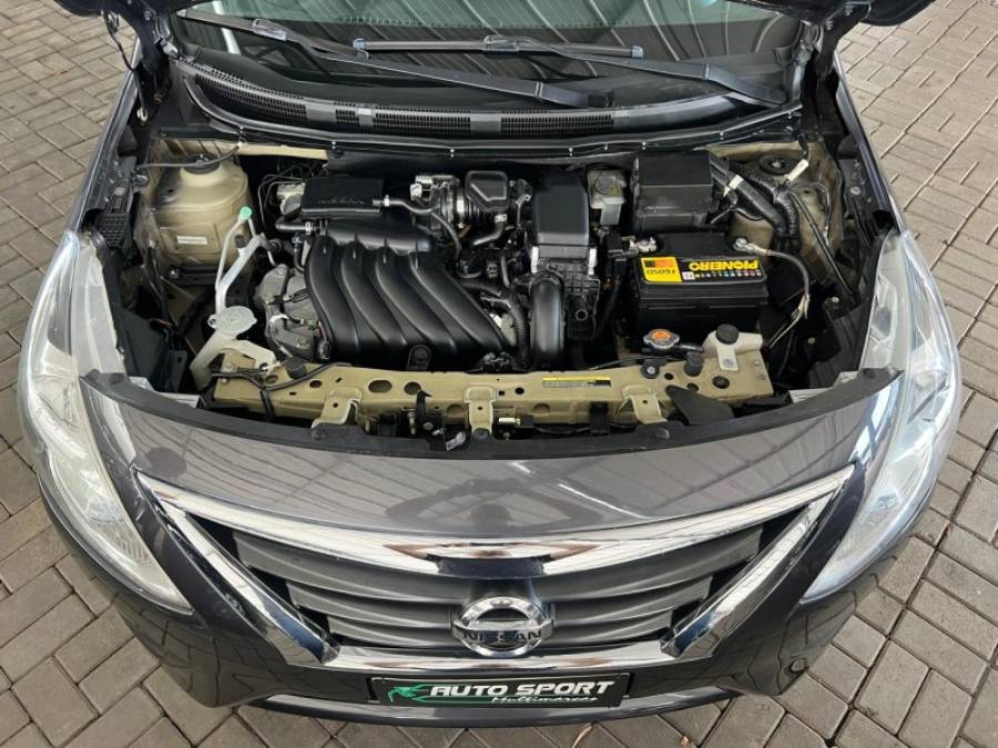 NISSAN - VERSA - 2016/2016 - Cinza - R$ 46.900,00