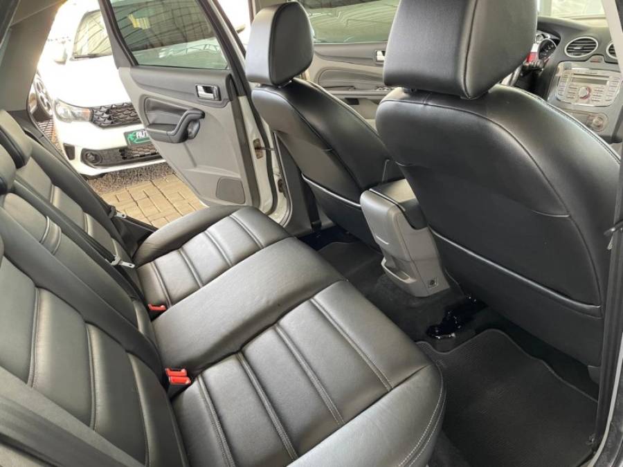 FORD - FOCUS - 2013/2013 - Branca - Sob Consulta