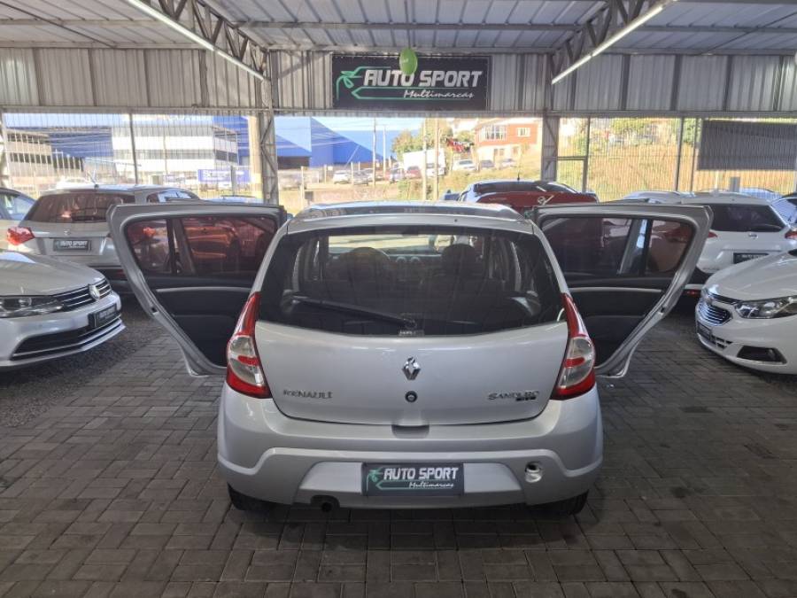 RENAULT - SANDERO - 2009/2010 - Prata - R$ 26.000,00
