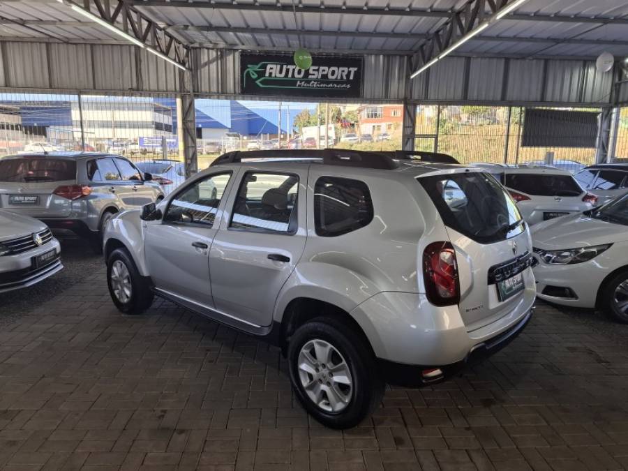 RENAULT - DUSTER - 2016/2016 - Prata - R$ 60.000,00