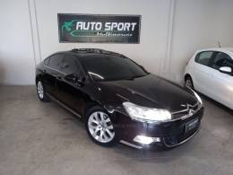 CITROËN - C5 - 2011/2012 - Preta - R$ 49.900,00