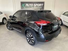NISSAN - KICKS - 2016/2017 - Preta - R$ 82.900,00