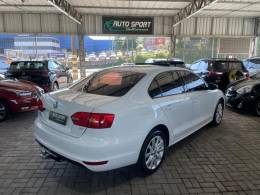 VOLKSWAGEN - JETTA - 2012/2012 - Branca - R$ 69.900,00