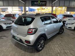 RENAULT - SANDERO - 2015/2015 - Prata - R$ 43.900,00
