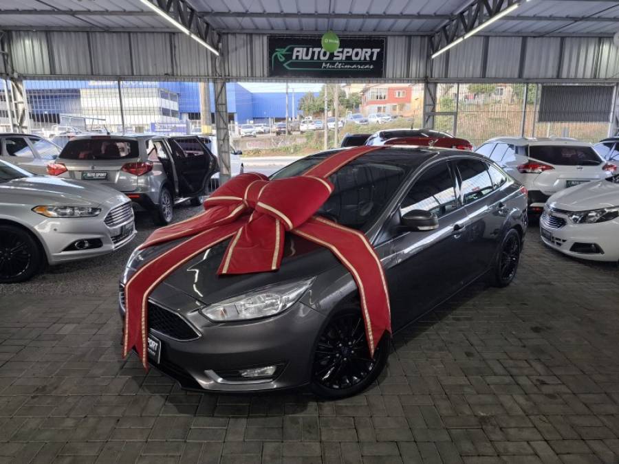 FORD - FOCUS - 2018/2018 - Cinza - R$ 60.000,00