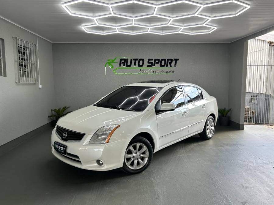 NISSAN - SENTRA - 2011/2012 - Branca - R$ 45.900,00
