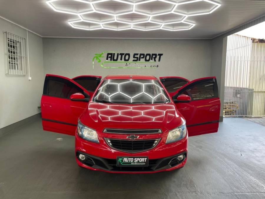 CHEVROLET - PRISMA - 2014/2014 - Vermelha - R$ 50.900,00