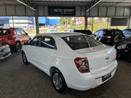 CHEVROLET - COBALT - 2013/2014 - Branca - R$ 42.000,00