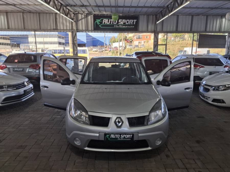 RENAULT - SANDERO - 2009/2010 - Prata - R$ 26.000,00