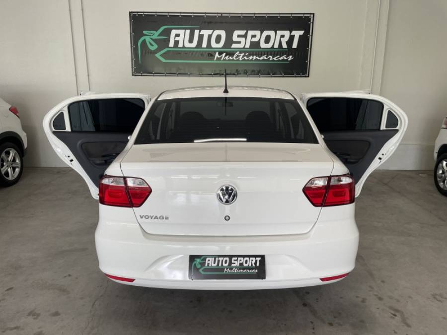 VOLKSWAGEN - VOYAGE - 2012/2013 - Branca - R$ 37.900,00