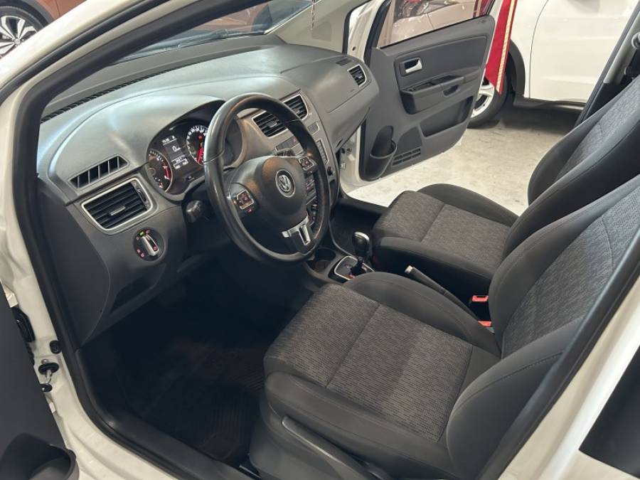 VOLKSWAGEN - FOX - 2014/2014 - Branca - R$ 46.900,00