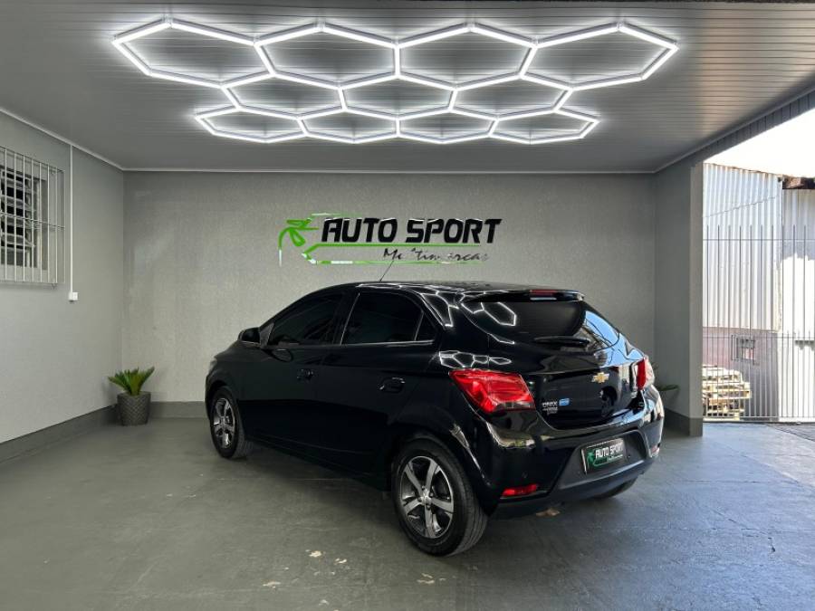CHEVROLET - ONIX - 2017/2018 - Preta - R$ 67.900,00