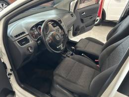 VOLKSWAGEN - FOX - 2014/2014 - Branca - R$ 46.900,00
