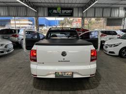 VOLKSWAGEN - SAVEIRO - 2022/2023 - Branca - R$ 82.900,00