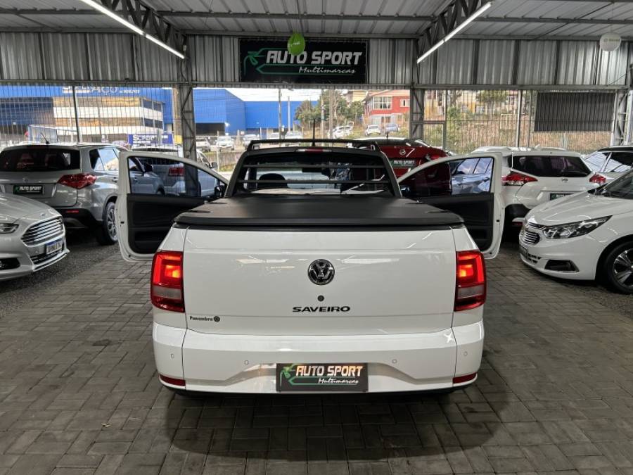 VOLKSWAGEN - SAVEIRO - 2022/2023 - Branca - R$ 82.900,00