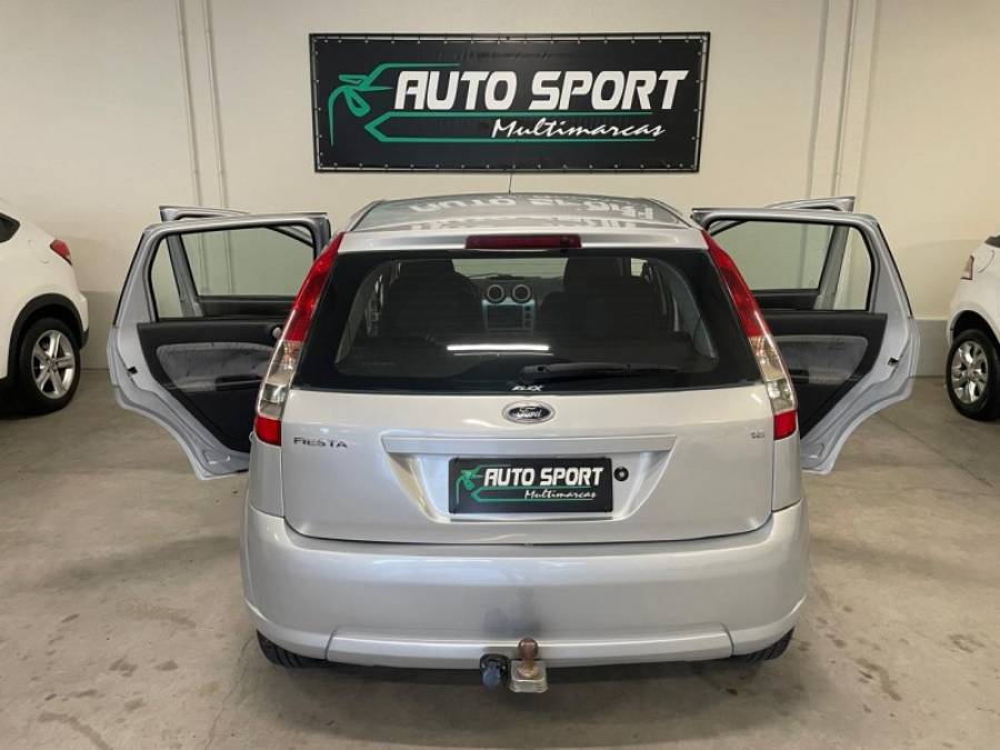 FORD - FIESTA - 2010/2010 - Prata - R$ 29.900,00