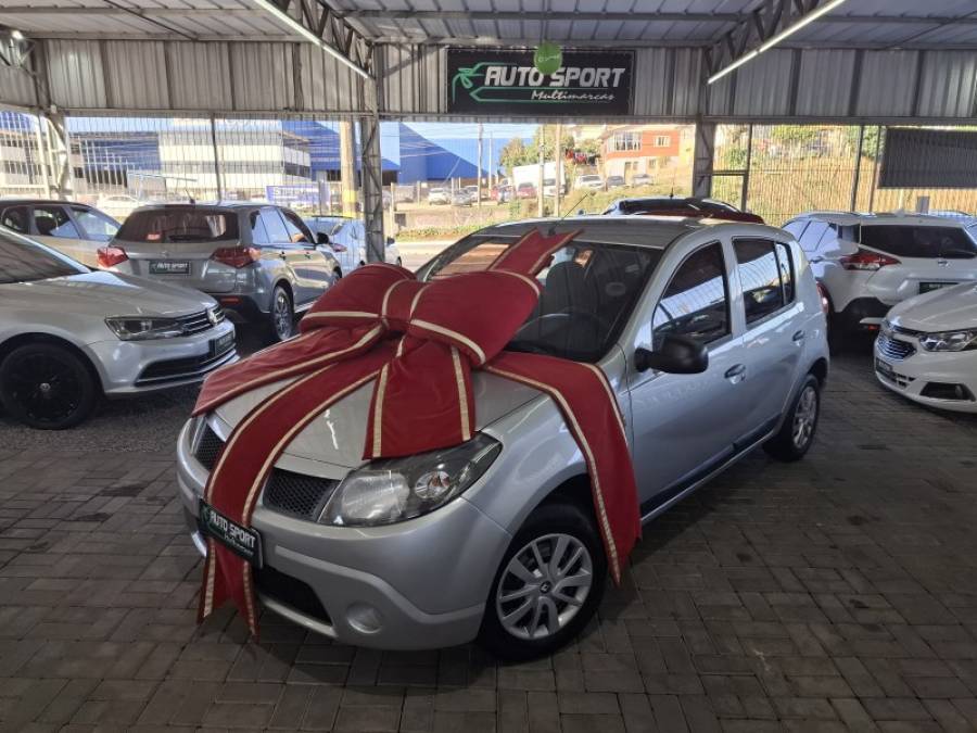 RENAULT - SANDERO - 2009/2010 - Prata - R$ 26.000,00