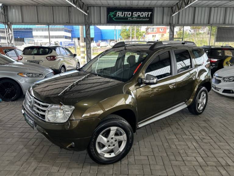 RENAULT - DUSTER - 2013/2014 - Verde - R$ 56.900,00