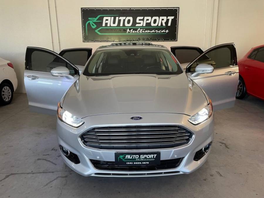 FORD - FUSION - 2015/2015 - Prata - R$ 83.900,00