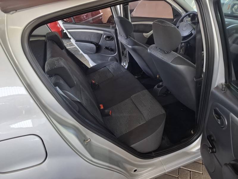 RENAULT - SANDERO - 2009/2010 - Prata - R$ 25.000,00