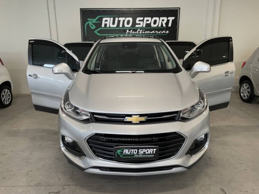 CHEVROLET - TRACKER - 2018/2019 - Prata - R$ 97.900,00