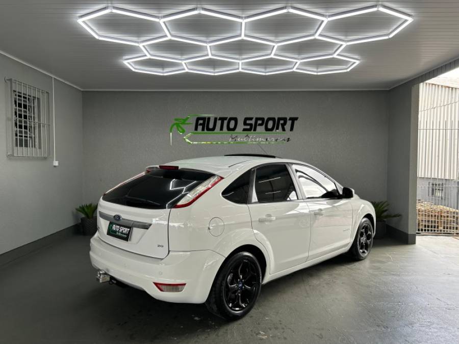 FORD - FOCUS - 2013/2013 - Branca - R$ 55.900,00