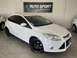 FORD - FOCUS - 2014/2015 - Branca - R$ 55.000,00