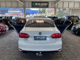 VOLKSWAGEN - JETTA - 2012/2012 - Branca - R$ 69.900,00