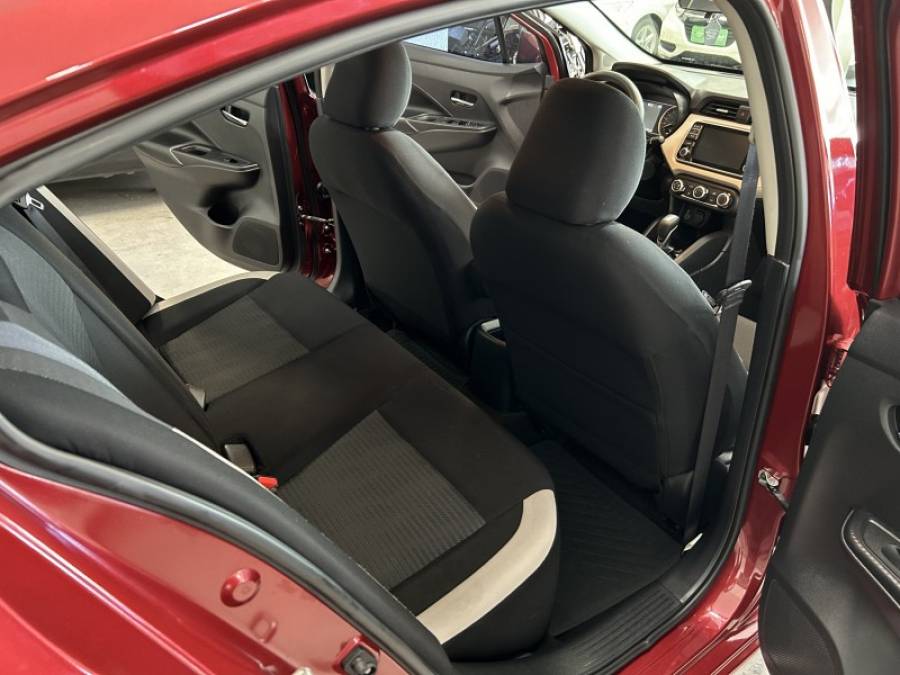NISSAN - VERSA - 2022/2023 - Vermelha - R$ 98.800,00