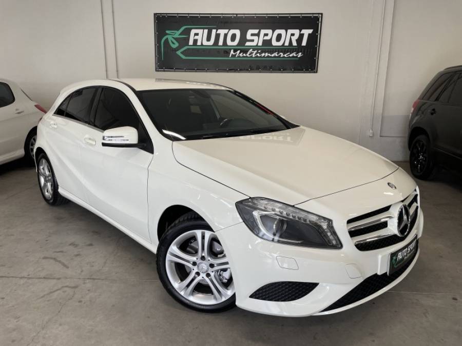 MERCEDES-BENZ - A 200 - 2015/2015 - Branca - R$ 93.900,00