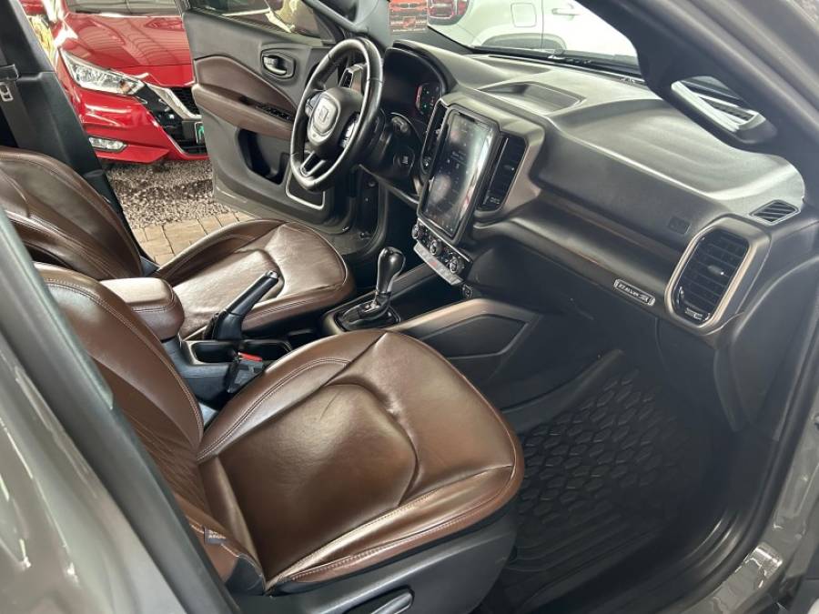 FIAT - TORO - 2023/2023 - Cinza - R$ 149.900,00