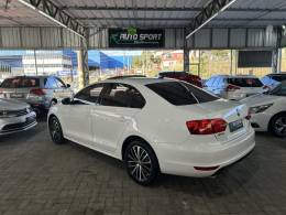 VOLKSWAGEN - JETTA - 2013/2013 - Branca - R$ 87.900,00