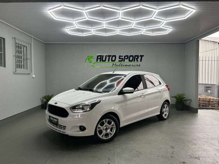 FORD - KA - 2016/2017 - Branca - R$ 49.900,00
