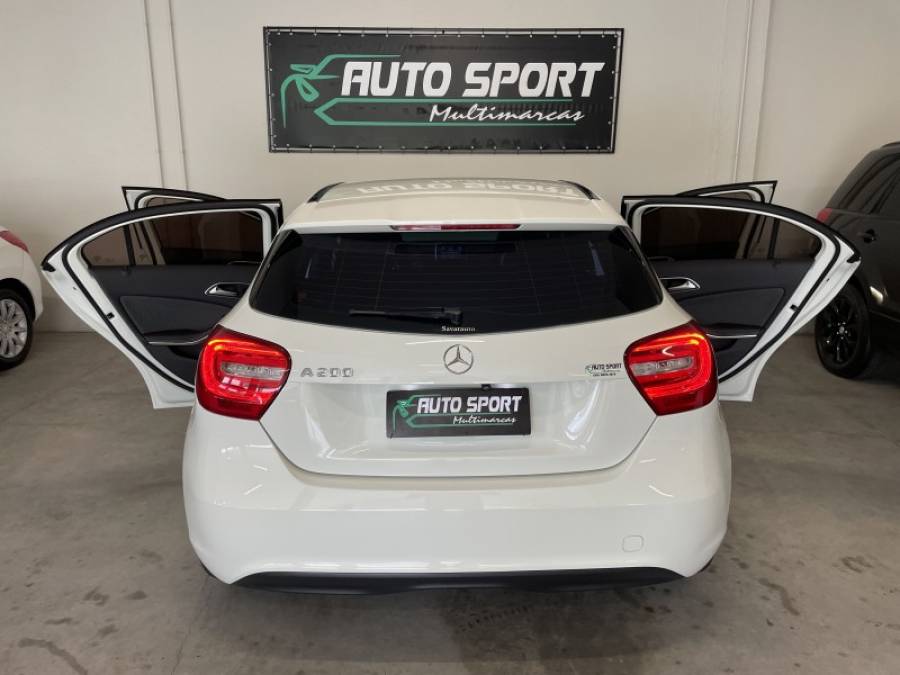 MERCEDES-BENZ - A 200 - 2015/2015 - Branca - R$ 93.900,00