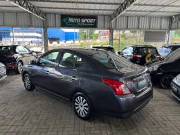 NISSAN - VERSA - 2016/2016 - Cinza - R$ 46.900,00