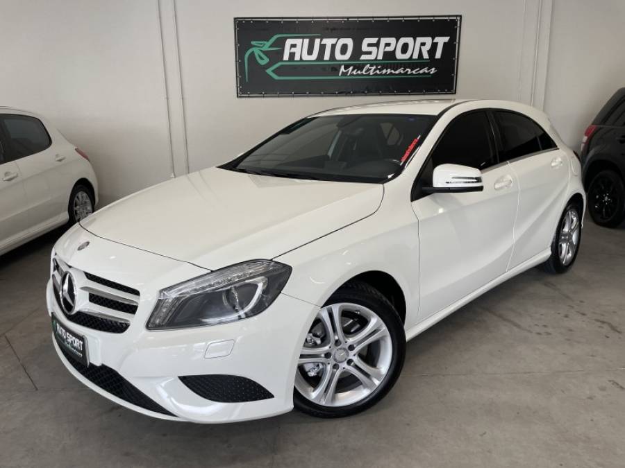MERCEDES-BENZ - A 200 - 2015/2015 - Branca - R$ 93.900,00