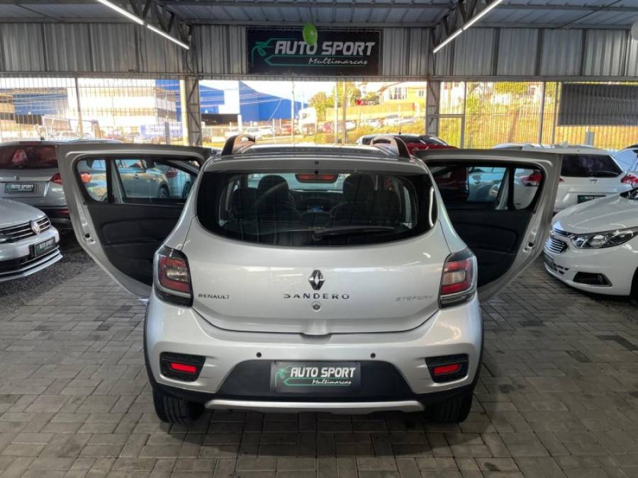RENAULT - SANDERO - 2015/2015 - Prata - R$ 43.900,00