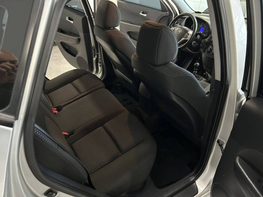 HYUNDAI - I30 - 2012/2012 - Prata - R$ 47.900,00