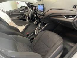 CHEVROLET - ONIX - 2021/2021 - Branca - R$ 78.500,00