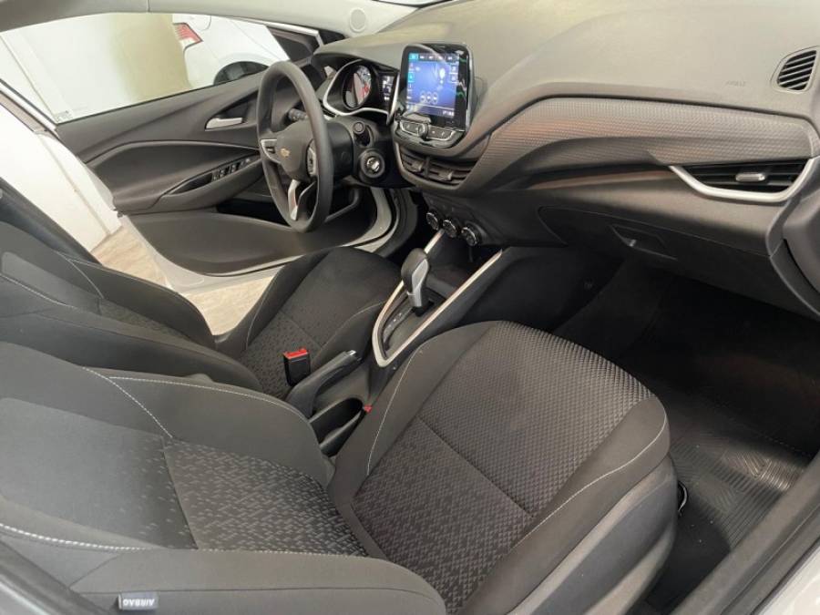 CHEVROLET - ONIX - 2021/2021 - Branca - R$ 78.500,00