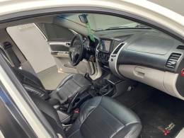 MITSUBISHI - PAJERO DAKAR - 2011/2012 - Branca - R$ 98.000,00