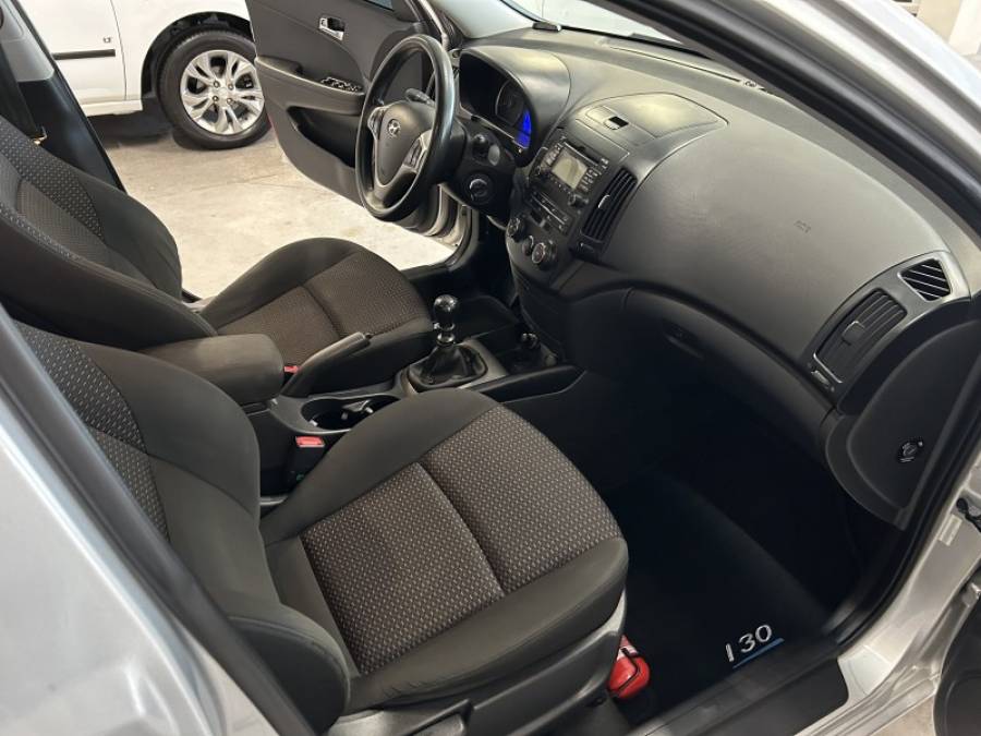 HYUNDAI - I30 - 2012/2012 - Prata - R$ 47.900,00