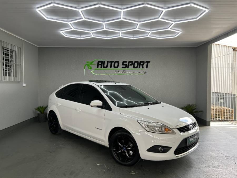 FORD - FOCUS - 2013/2013 - Branca - R$ 55.900,00