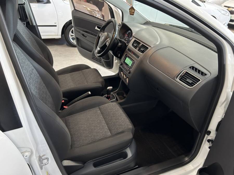 VOLKSWAGEN - FOX - 2014/2014 - Branca - R$ 46.900,00