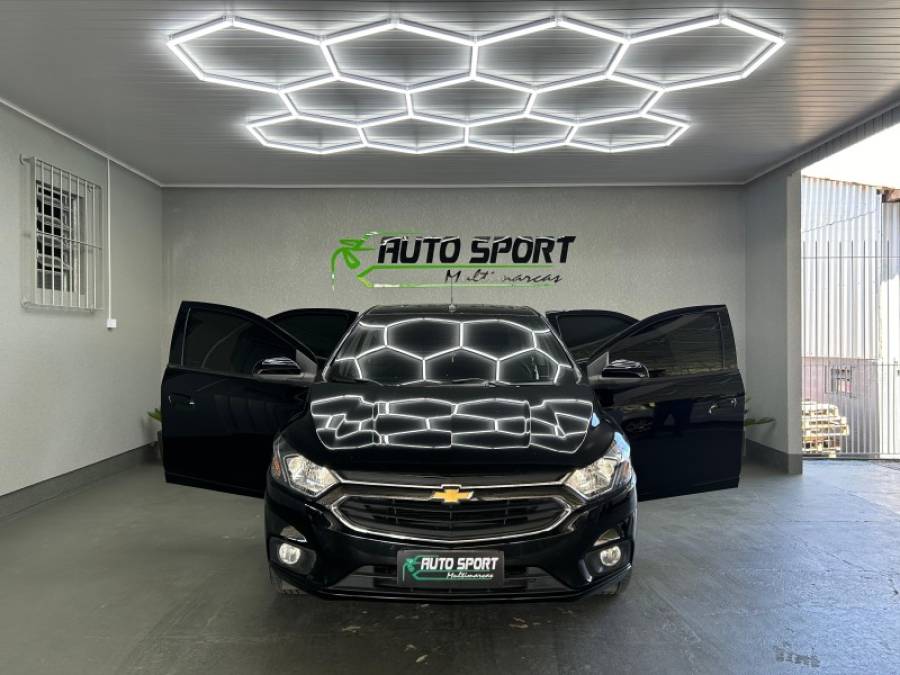 CHEVROLET - ONIX - 2017/2018 - Preta - R$ 67.900,00