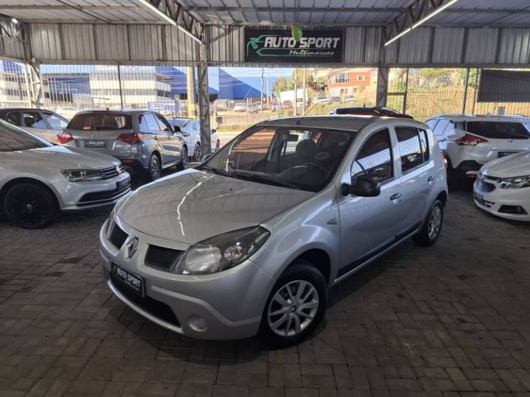 RENAULT - SANDERO - 2009/2010 - Prata - R$ 26.000,00