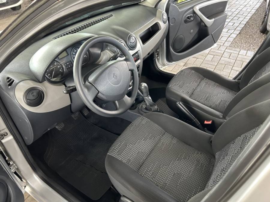 RENAULT - SANDERO - 2008/2009 - Prata - R$ 28.800,00