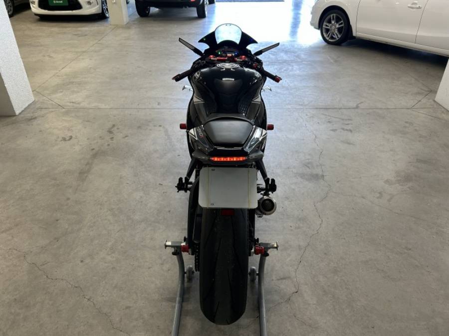 KAWASAKI - NINJA ZX-10R - 2011/2011 - Preta - R$ 51.900,00